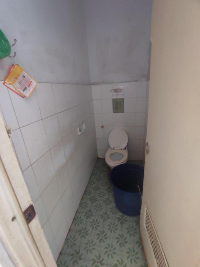 Oyo 90865 Hotel Kusuma Purwakarta Karawang Kültér fotó